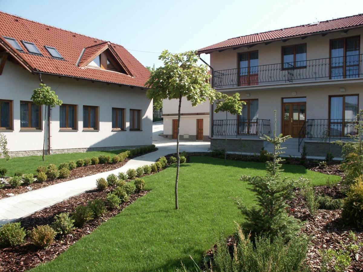 Penzion Karen Hotel Podhajska Exterior photo